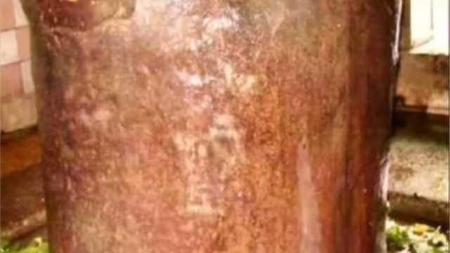 यूपी का यह शिवलिंग साल में तीन बार बदलता है रंग, कई मान्यताएं