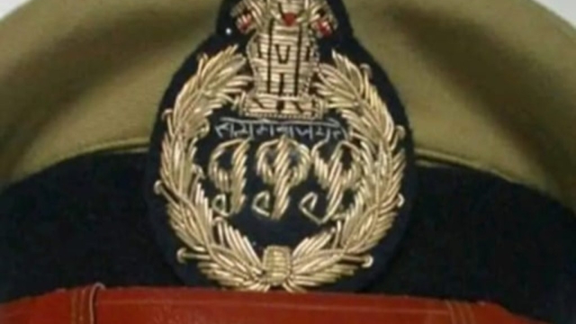 यूपी में बड़ा प्रशासनिक फेरबदल, 21 IPS अफसरों का तबादला