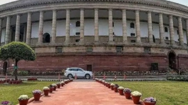 विपक्ष का जोरदार हंगामा, दोनों सदनों की कार्यवाही स्थगित