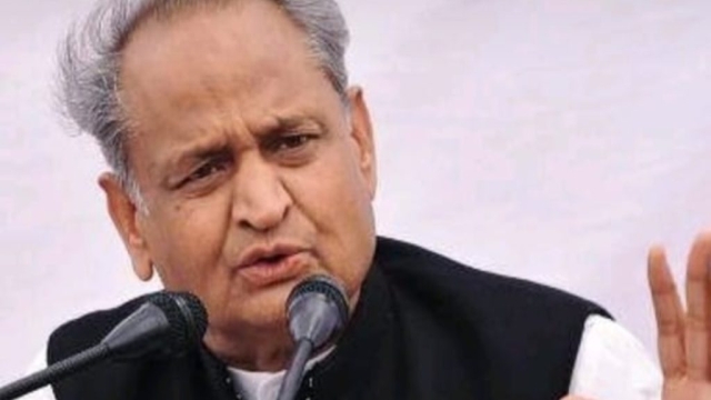 सीएम गहलोत बोले- बीजेपी नेता ने किया था थाने में फोन, ये भी जांच करे NIA