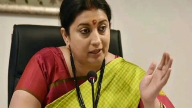 स्मृति ईरानी ने कांग्रेस, जयराम रमेश, पवन खेड़ा को भेजा नोटिस