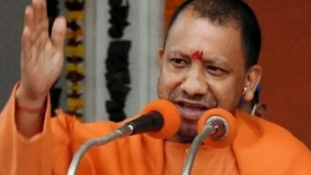 CM योगी का अखिलेश पर निशाना, कहा- खड़ा कर दिया पहचान का संकट