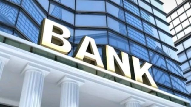 RBI के एलान के बाद इन बड़े बैंकों ने दिया झटका, लोन हुआ महंगा