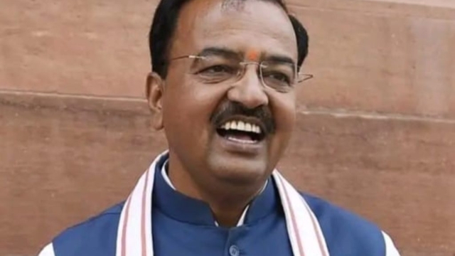 UP: BJP में सबकुछ ठीक नहीं, फिर आमने-सामने दिग्गज ?