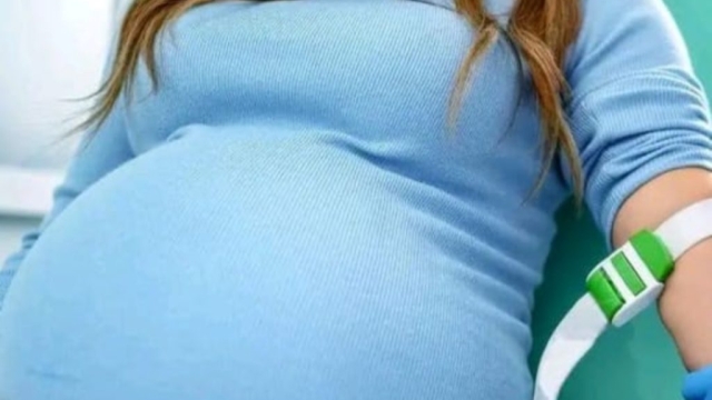 किशोरी को गर्भवती समझ खूब मिले ताने, पेट से निकला 15KG का ….