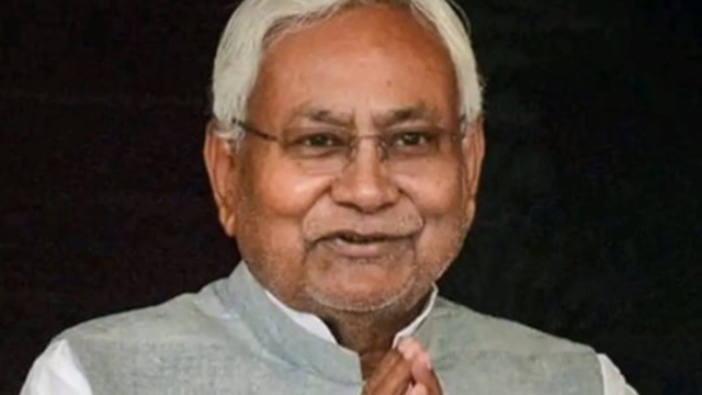 बिहार की राजनीति में भूचाल, संकट में जदयू !