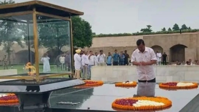 राजघाट पहुंचे केजरीवाल, BJP पर लगाए गंभीर आरोप