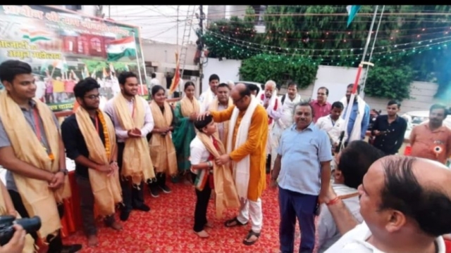 राम जानकी मंदिर में भक्तों ने मनाया अमृत महोत्सव,मेधावी छात्रों को किया गया सम्मानित।