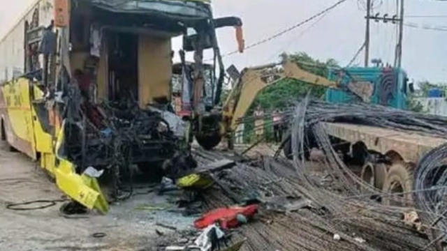 लखनऊ में बिहार से आ रही बस का एक्सीडेंट, 1 की मौत; 29 घायल