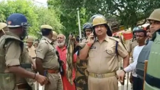 वाराणसी में मोहर्रम के जुलूस के दौरान बवाल, जमकर चले ईंट-पत्थर