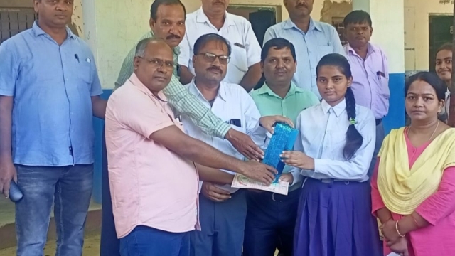 सफलता के लिए कठिन परिश्रम और लगन जरूरी :मनीष