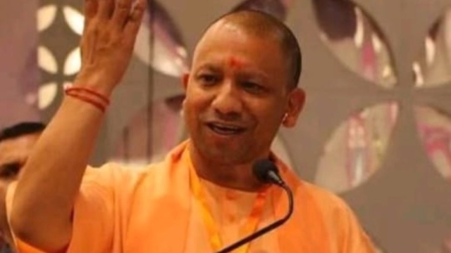 हापुड़ में CM योगी बोले- विकास पथ पर प्रदेश, रोजगार पर किए जा रहे काम