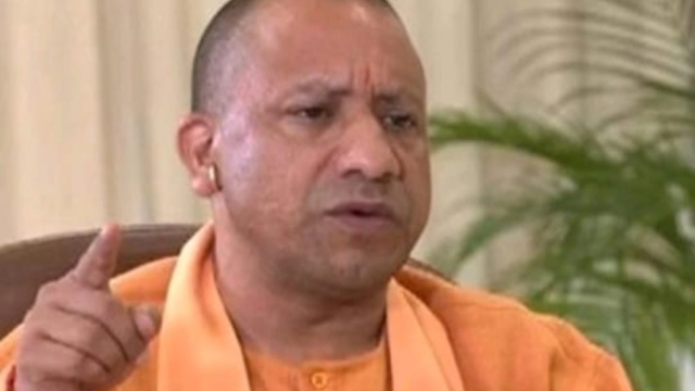 खेतों में कटीले तारों पर योगी सरकार ने लगायाबैन