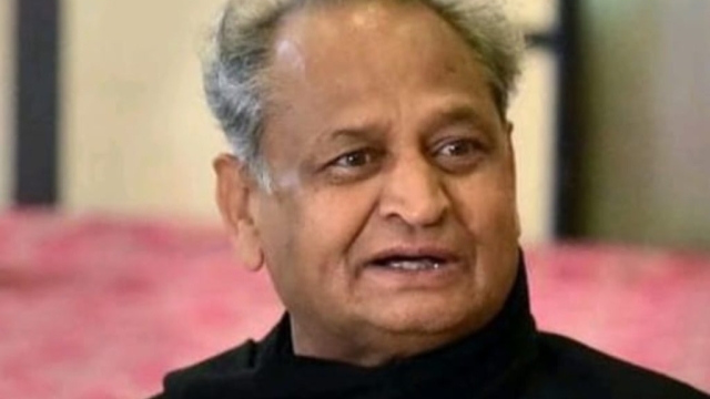 गहलोत बोले- छोड़ दूंगा CM पद किया कांग्रेस अध्यक्ष पद चुनाव लड़ने का एलान