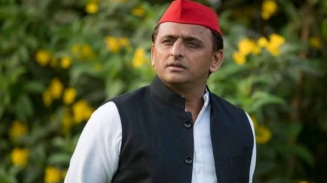 दिल्ली पहुंचे अखिलेश यादव, नीतीश कुमार से करेंगे मुलाकात