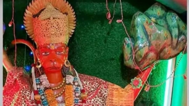 लखनऊ के बाबा टीकाराम दास हनुमान मंदिर की कहानी, संत ने ली थी जल समाधि
