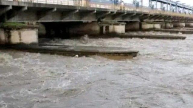 लापरवाही बरतने पर NGT ने लगाया योगी सरकार पर 120 करोड़ का जुर्माना