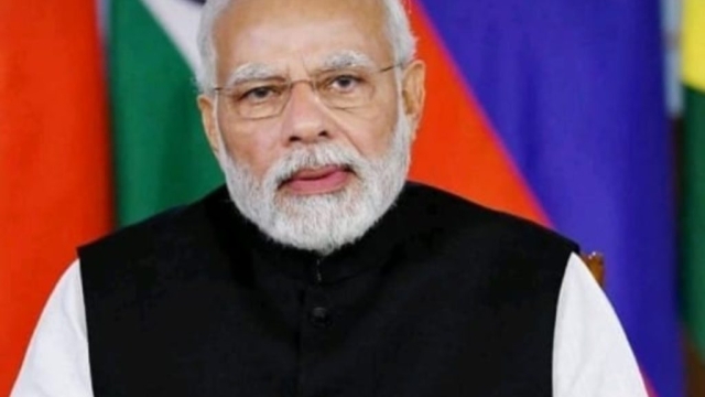 PM मोदी ने अखिलेश को फोन कर जाना मुलायम का हाल