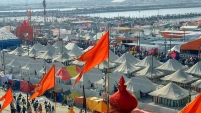 प्रयागराज के माघ मेले में बाधा बन रही बारिश, तैयारियों में रुकावट