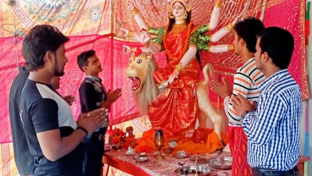 महागौरी की आराधना में जुटे भक्त-