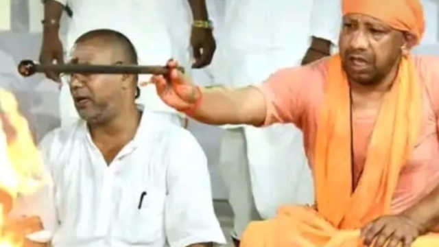 सीएम योगी ने गोरखनाथ मंदिर में की महानिशापूजा