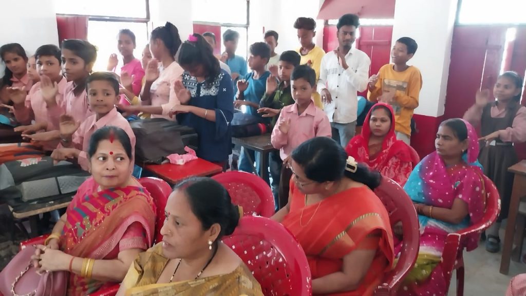 Prayagraj - Vivid Foundation भारतीय सांस्कृतिक परिषद - हरित वृक्ष एवं प्रशस्तिपत्र से प्रतिभागियों का सम्मान 15 WhatsApp Image 2024 03 12 at 14.50.08