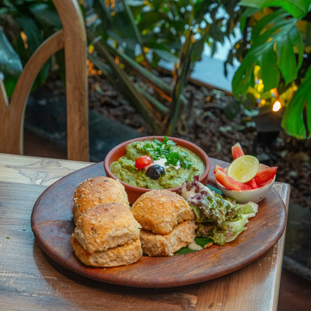 World Health Day: Dive into Deliciously Healthy Options in Mumbai 2 Sante Spa Cusine: A vegetarian paradise with vegan and gluten-free choices, using organic ingredients.